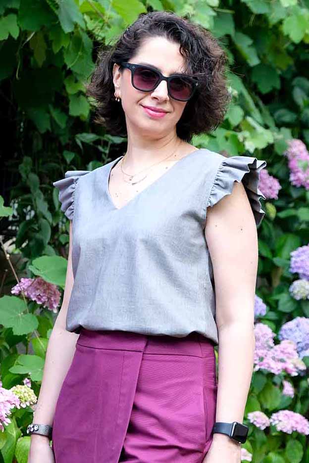 Lisa Gri V Yaka Fırfırlı Bluz