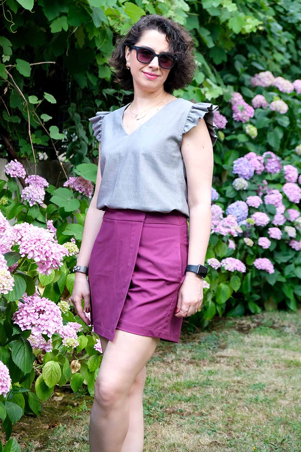 Lisa Gri V Yaka Fırfırlı Bluz