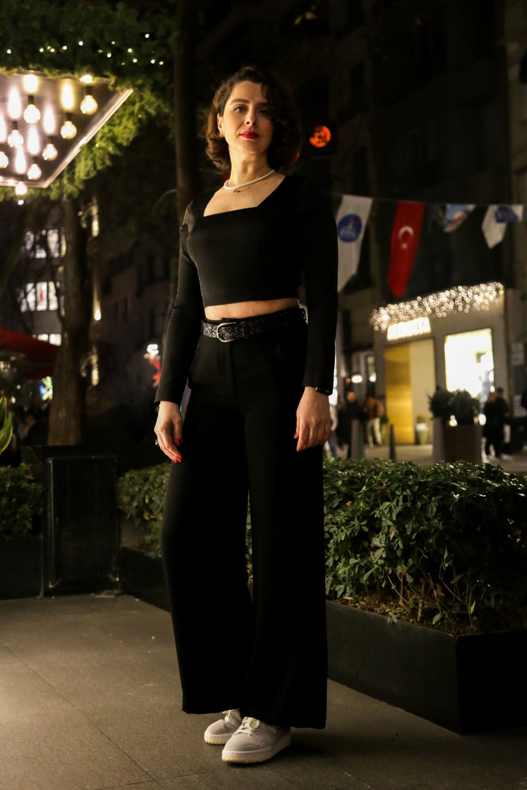 Aida Siyah Kare Yaka Crop Saten Büstiyer