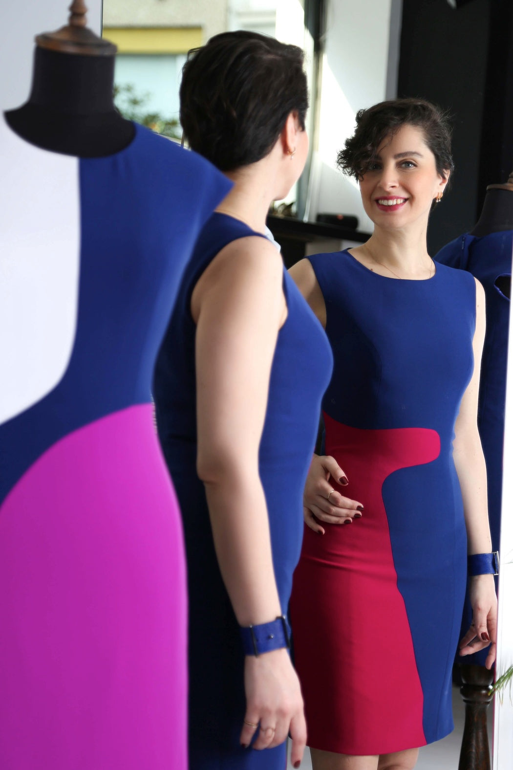 Block Kobalt Mavi&Pembe Yuvarlak Yakalı Mini Krep Elbise